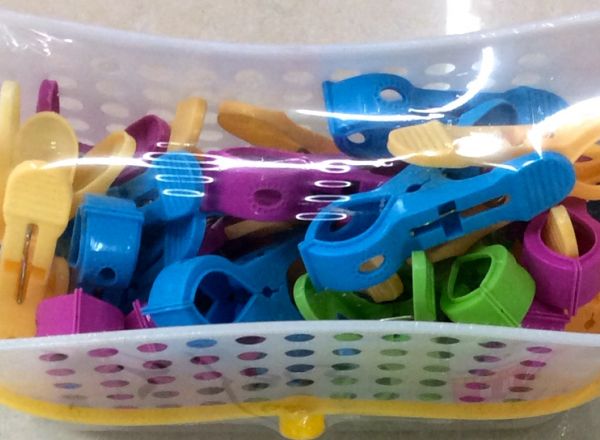 Clothespin 48 pieces with basket