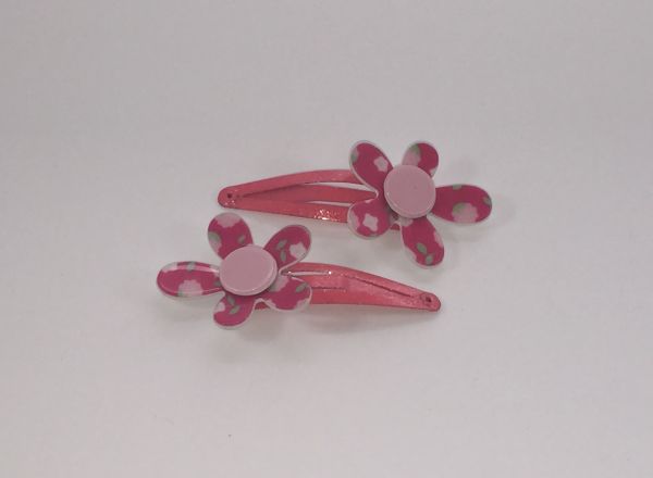 Snap clip with flower