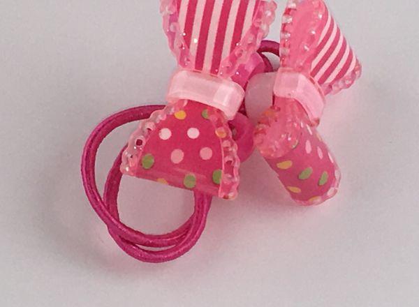 Elastics with patterned bow