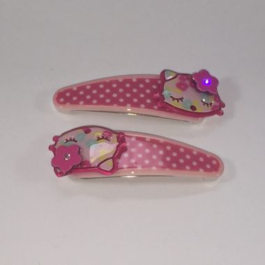 Patterned snap clips with kitty shape