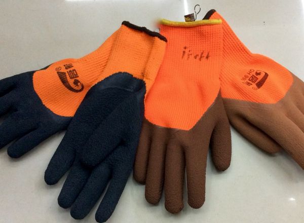 Heavy duty work gloves