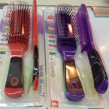 Hairbush and comb in set