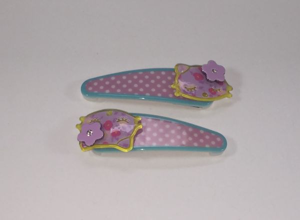 Patterned snap clips with kitty shape