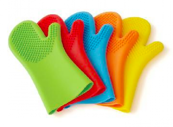 Heat resistant silicone glove