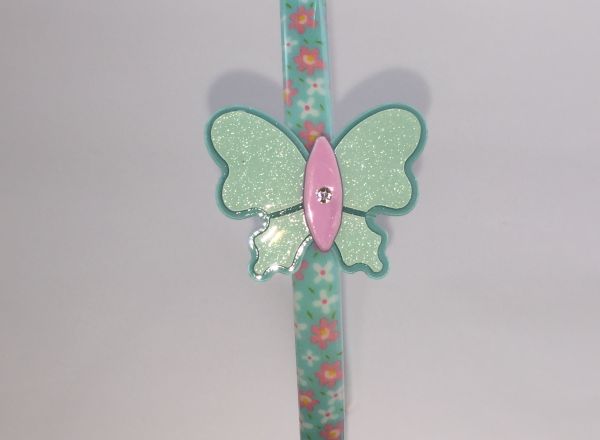 Patterned headband with butterfly shape