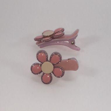 Patterned crocodile clip with flower