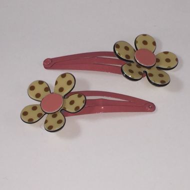 Kids snap clip with patterned flower shape