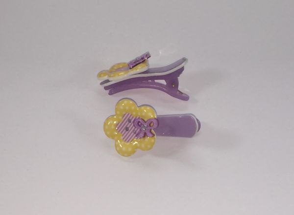 Crocodile clips with flower