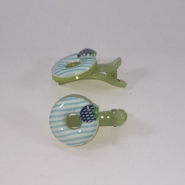 Crocodile clips with patterned donut